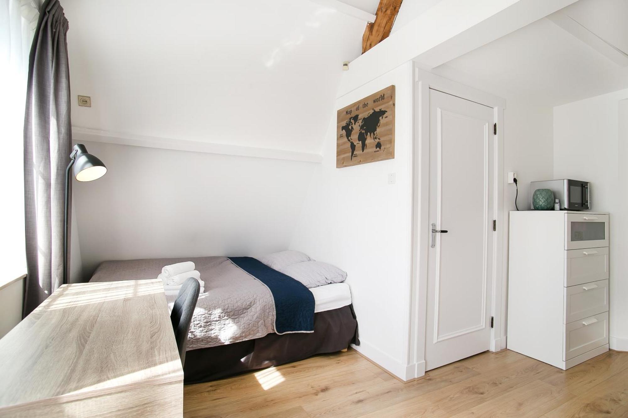 Four Star Apartments - Berkenbosch Blokstraat Haag Rom bilde